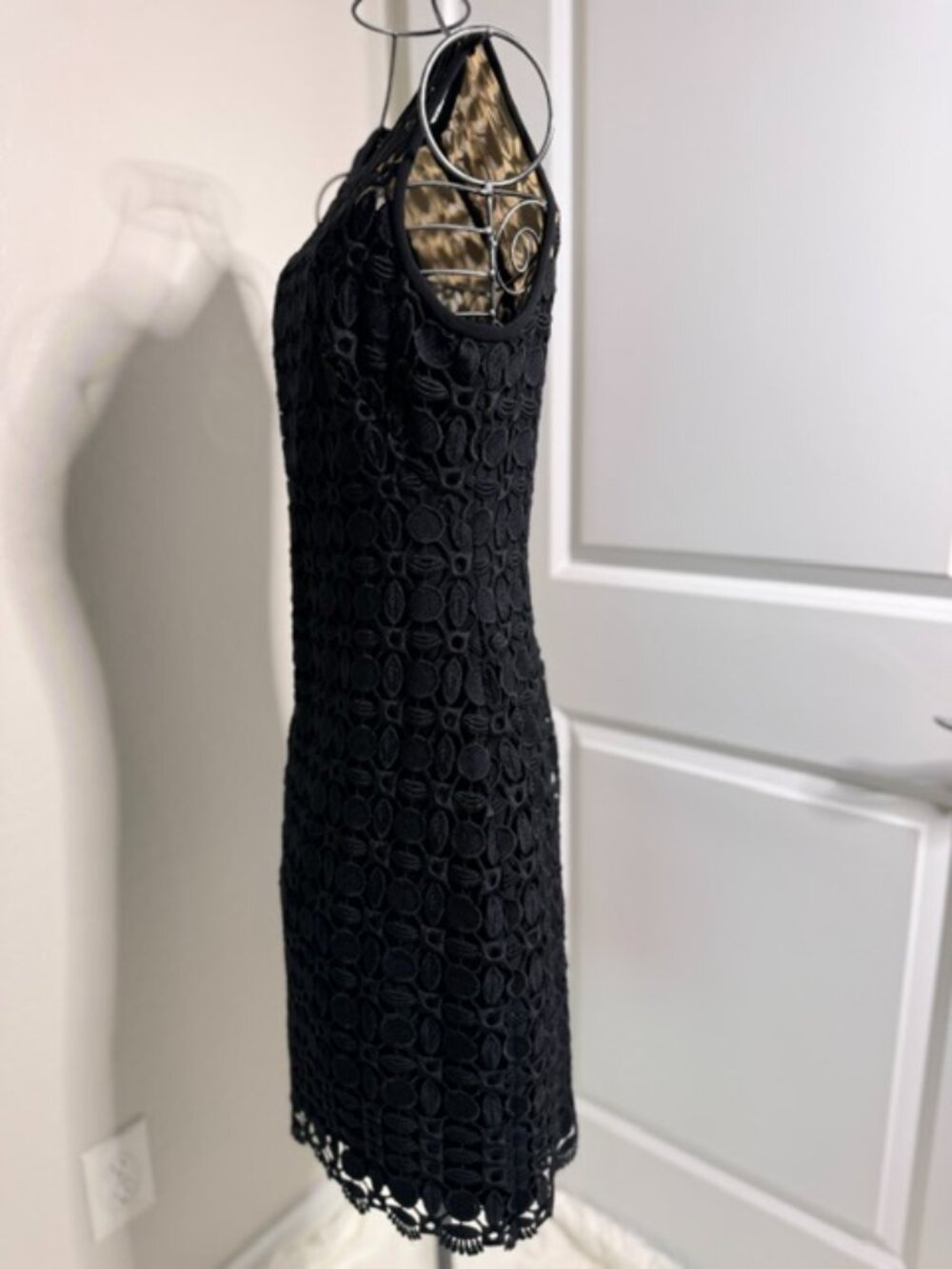 Lauren Ralph Lauren Black Lace Illusion Neckline Sheath Cocktail Dress, Size 2 - Picture 8 of 11